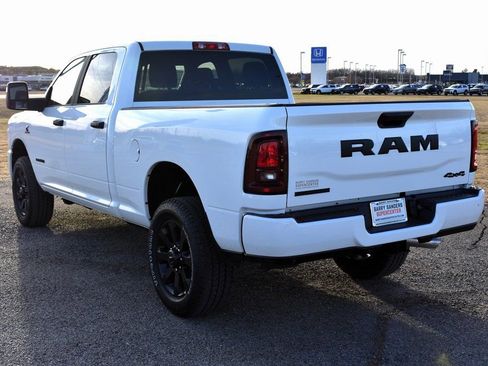 New 2026 RAM 2500 Big Horn AWD/4WD image 4