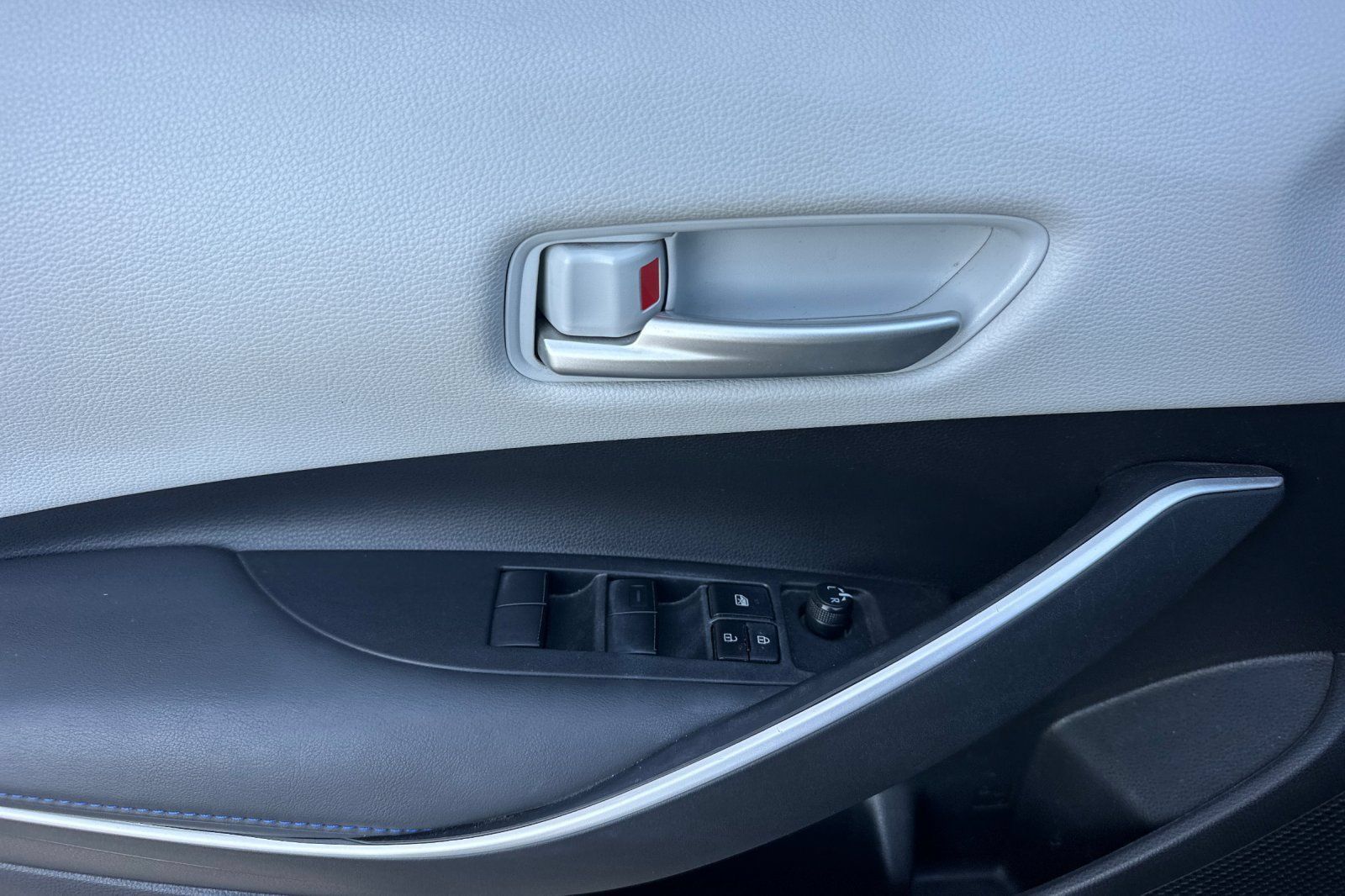 Used 2022 Toyota Corolla SE w/ Body Protection Package (TMS) FWD image 8