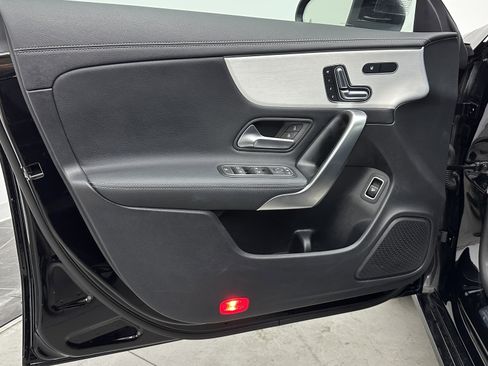 Used 2025 Mercedes-Benz CLA 250 4MATIC image 11