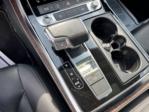 Used 2022 Audi Q8 Premium Plus w/ Premium Plus Package AWD/4WD image 23