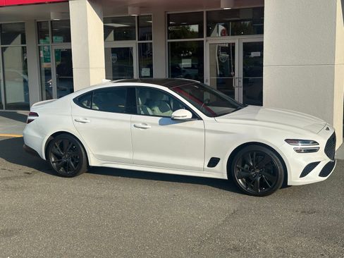 Used 2023 Genesis G70 2.0T w/ Sport Prestige Package RWD image 15