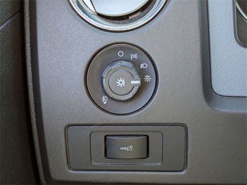 Used 2012 Ford F150 XLT w/ XLT Chrome Pkg image 16