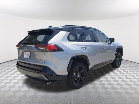 Used 2021 Toyota RAV4 XSE AWD/4WD image 16
