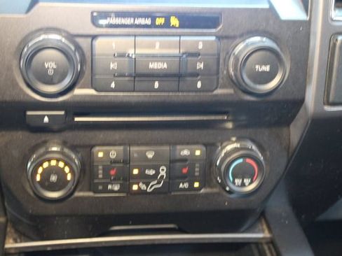 Used 2017 Ford F250 XLT w/ XLT Premium Package AWD/4WD image 24