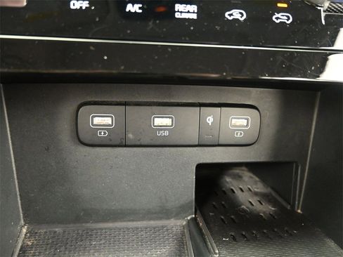 Certified 2024 Kia Carnival SX Prestige image 29