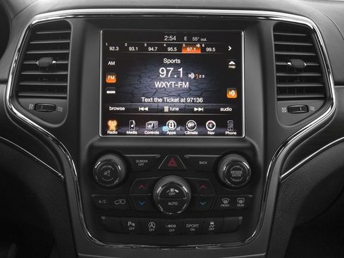Used 2017 Jeep Grand Cherokee Overland w/ Jeep Active Safety Group RWD image 13