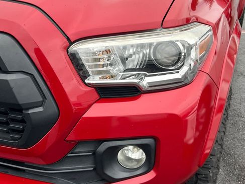 Used 2016 Toyota Tacoma SR5 w/ SR5 Appearance Package (DN) image 10