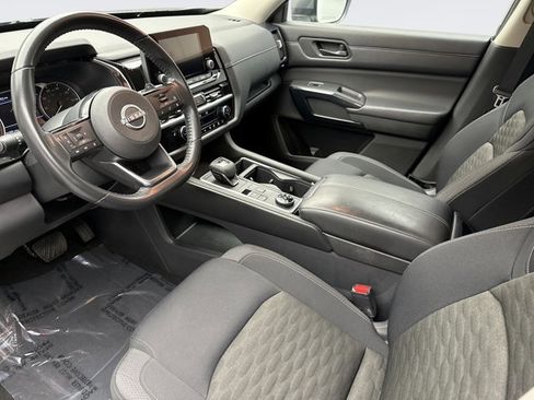 Used 2023 Nissan Pathfinder SV w/ Black Appearance Package image 10