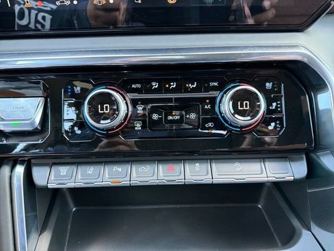 New 2026 GMC Sierra 2500 Denali Ultimate AWD/4WD image 14