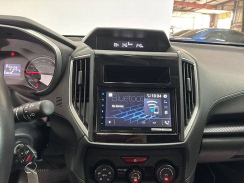 Used 2018 Subaru Crosstrek 2.0i Premium AWD/4WD image 16
