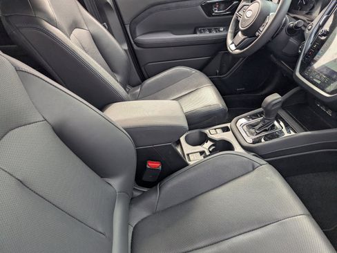 Certified 2025 Subaru Forester Limited image 11