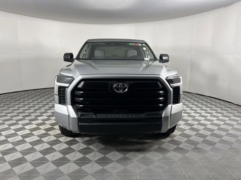 Used 2022 Toyota Tundra SR5 w/ Convenience Package image 6