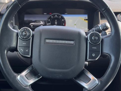 Used 2018 Land Rover Discovery HSE Luxury AWD/4WD image 11