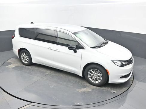 New 2026 Chrysler Voyager LX image 50