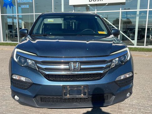 Used 2017 Honda Pilot EX image 2