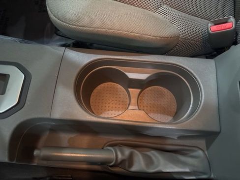Used 2021 Nissan Frontier SV w/ Midnight Edition Floor Mats AWD/4WD image 15