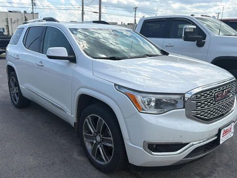 Used 2019 GMC Acadia Denali w/ Technology Package AWD/4WD image 3