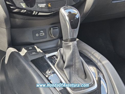 Used 2022 Nissan Rogue Sport SL AWD/4WD image 17