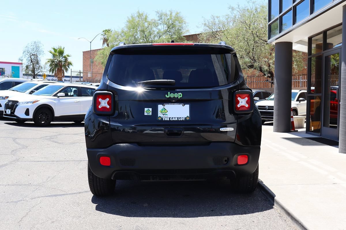 Used 2018 Jeep Renegade Latitude FWD image 12