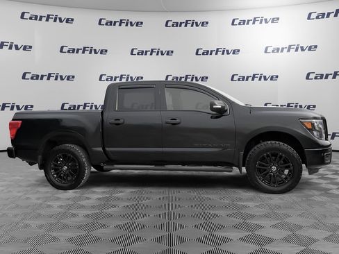 Used 2019 Nissan Titan SL w/ Midnight Edition image 6