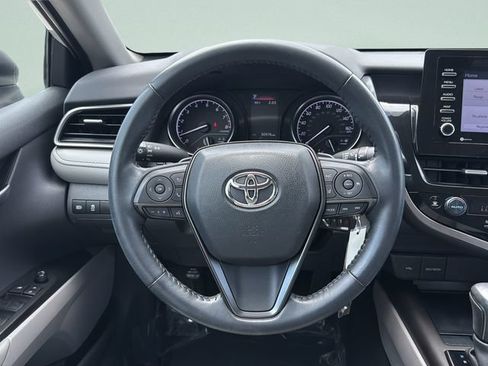Used 2023 Toyota Camry SE FWD image 19