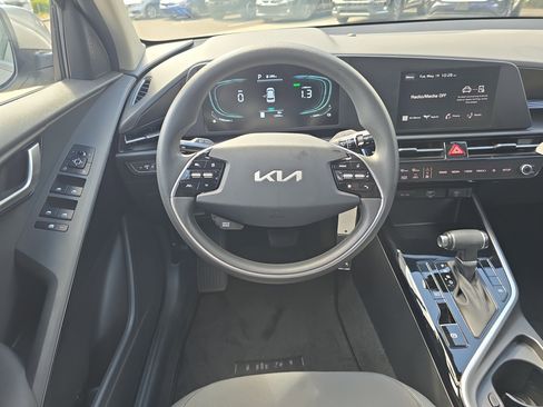Certified 2025 Kia Niro LX FWD image 13
