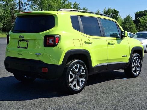 Used 2018 Jeep Renegade Latitude w/ Cold Weather Group AWD/4WD image 9