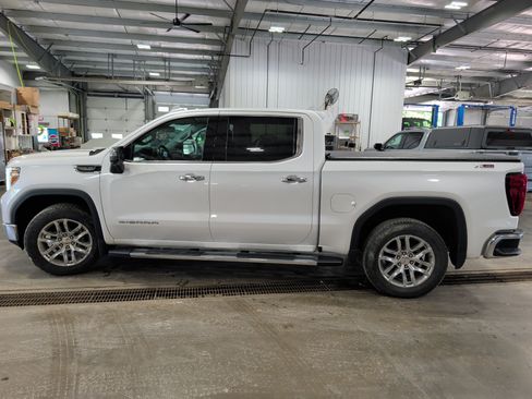 Used 2021 GMC Sierra 1500 SLT w/ SLT Premium Plus Package AWD/4WD image 5
