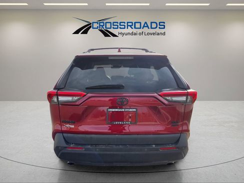 Used 2021 Toyota RAV4 XLE Premium image 4
