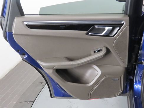Certified 2024 Porsche Macan AWD/4WD image 45