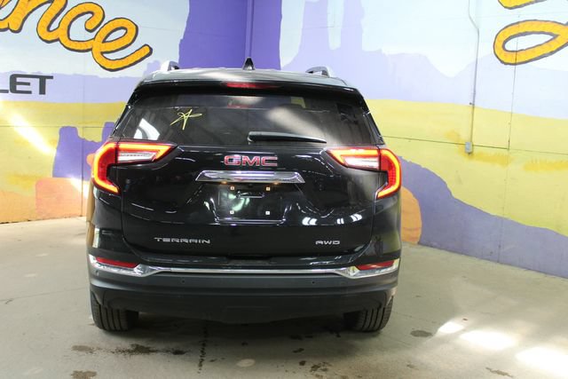 Used 2023 GMC Terrain SLT w/ Infotainment Package II AWD/4WD image 3