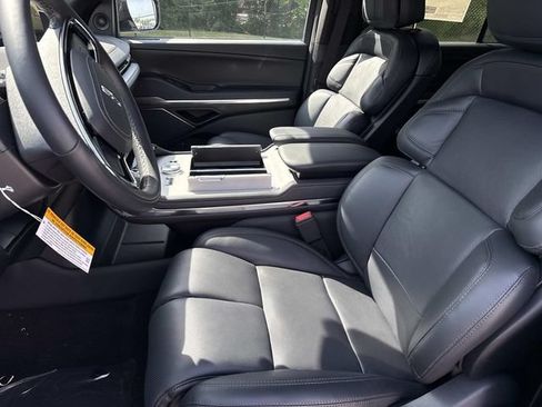 New 2026 Lincoln Navigator Reserve w/ Jet Appearance Package AWD/4WD image 23