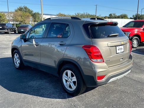 Certified 2022 Chevrolet Trax LT w/ LT Convenience Package image 7
