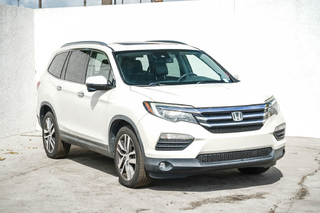 Used 2017 Honda Pilot Touring image 3