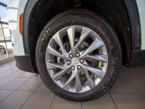 Used 2025 Buick Enclave Preferred w/ LPO, Floor Liner Package image 25