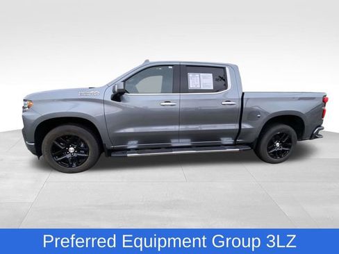 Used 2022 Chevrolet Silverado 1500 High Country w/ Technology Package image 2