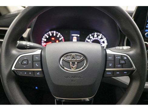 Used 2020 Toyota Highlander L AWD/4WD image 38