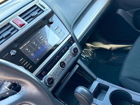 Used 2017 Subaru Outback 2.5i Premium image 26