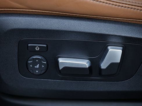 Used 2023 BMW X5 xDrive45e w/ M Sport Package image 22