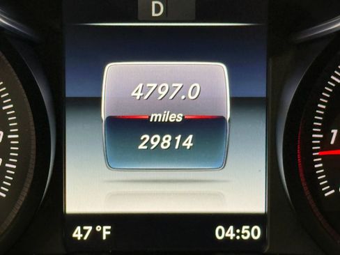 Used 2019 Mercedes-Benz GLC 300 4MATIC w/ Premium Package image 23
