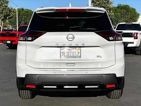 Certified 2024 Nissan Rogue SL w/ SL Premium Package image 5