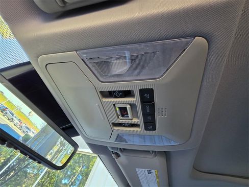 Used 2023 Toyota RAV4 Limited image 33