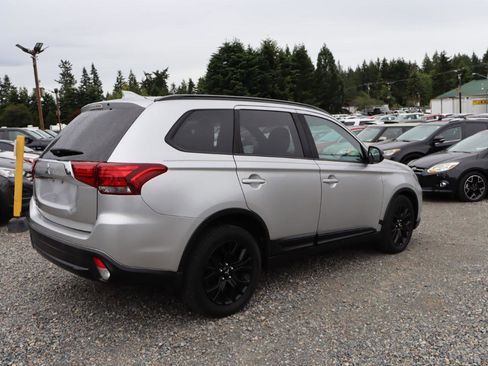 Used 2018 Mitsubishi Outlander LE AWD/4WD image 4