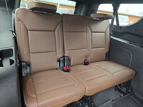 Used 2024 Chevrolet Suburban High Country AWD/4WD image 21
