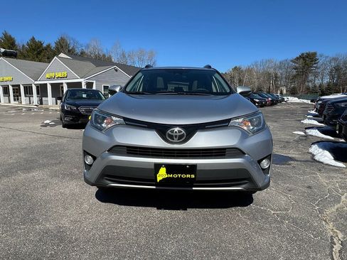 Used 2018 Toyota RAV4 XLE image 9