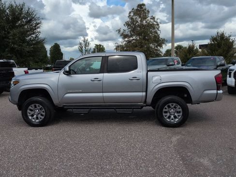Used 2020 Toyota Tacoma SR5 RWD image 3