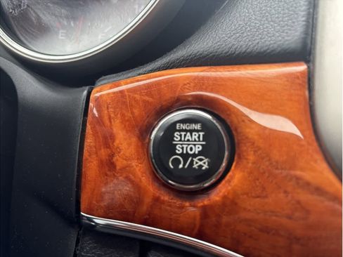 Used 2012 Jeep Grand Cherokee Overland image 7