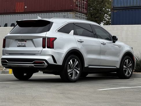 Used 2023 Kia Sorento EX AWD/4WD image 6
