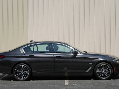 Used 2022 BMW 530e w/ Premium Package RWD image 54