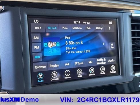 Used 2020 Chrysler Pacifica Touring-L w/ Tire & Wheel Group image 27